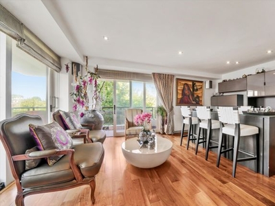 Flat for sale in Avenue Road, London NW8