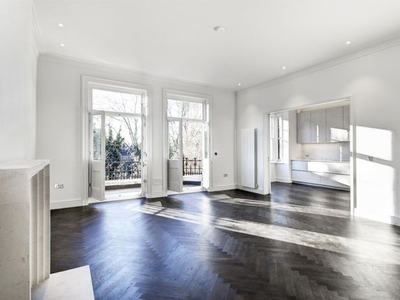 Flat for sale in Hamilton Terrace, London NW8