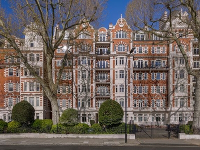 Flat for sale in Prince Albert Road, London NW8