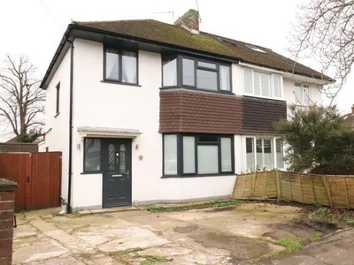 Semi-detached House For Rent In New Haw