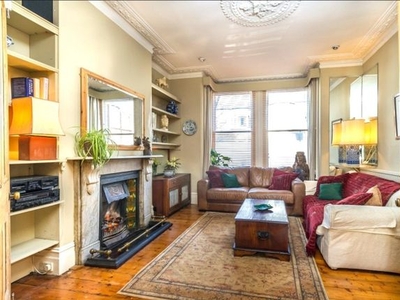 Terraced house for sale in Baronsmere Road, East Finchley N2