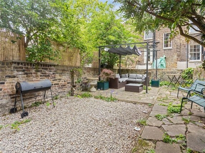 Terraced house for sale in New North Road, London N1