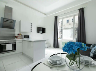1 bedroom apartment for rent in Gloucester Terrace, London, W2