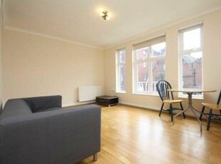 1 bedroom flat for rent in Roehampton High Street, Putney, SW15