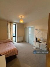 1 bedroom flat share for rent in Sailors House, London, E14