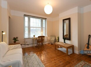 1 bedroom flat share for rent in Torriano Avenue, London, NW5