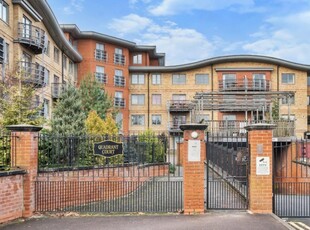 2 Bed Flat/Apartment For Sale in Central Reading, Convenient for Centre, Station, University, and Hospital. 1/4 mile to The Oracle, RG1 - 5256900