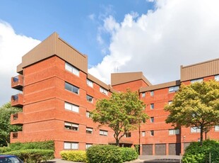 2 Bed Flat/Apartment For Sale in Spencer Close, Finchley, N3 - 5055960