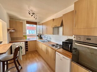 2 Bed Flat/Apartment To Rent in ST. MARKS ROAD, HENLEY-ON-THAMES, RG9 - 690