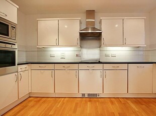 2 bedroom apartment for rent in Taverners Lodge, 20 Cockfosters Road, Barnet, Hertfordshire, EN4