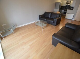 2 bedroom flat for rent in 136 Hulme High Street, Hulme, Manchester, M15