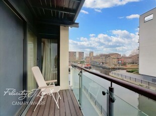 2 bedroom flat for rent in Boardwalk Place , Canary Wharf , E14
