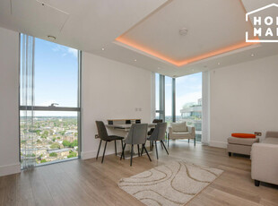 2 bedroom flat for rent in Carrara Tower, City Road, EC1V