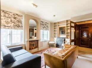 2 bedroom flat for rent in Chesterfield Gardens, Mayfair, London, W1J