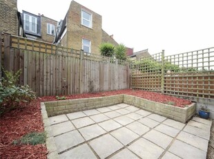 2 bedroom flat for rent in Dagnan Road, Clapham South, London, SW12
