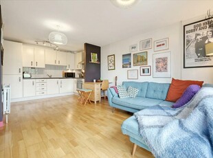 2 bedroom flat for rent in Felstead Street, Hackney Wick E9