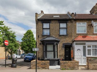 2 bedroom flat for rent in Odessa Road, Forest Gate, E7