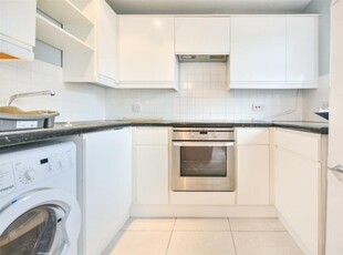2 bedroom flat for rent in Shelley Way, Wimbledon, SW19