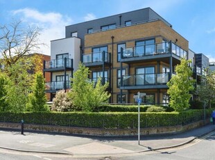 2 Bedroom Flat For Sale In Guildford, Surrey