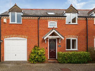 2 Bedroom Semi-detached House For Sale In Farnham