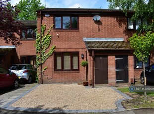 2 bedroom terraced house for rent in Orchard Grove, Manchester, M20