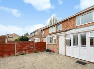 3 Bed House To Rent in Mallory Avenue, Caversham, RG4 - 553