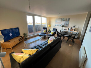 3 bedroom apartment for rent in Hulme High Street, Hulme, M15