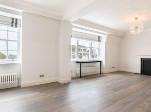 3 bedroom apartment for rent in Malvern Court, South Kensington, SW7