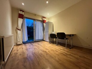 3 bedroom detached house for rent in Fairholme Road, Harrow, Middlesex, HA1