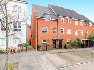 3 Bedroom End Of Terrace House For Rent In Reading, Berkshire