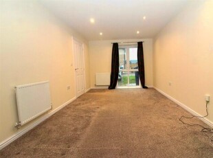 3 Bedroom End Of Terrace House To Rent