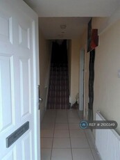 3 Bedroom End Of Terrace House To Rent