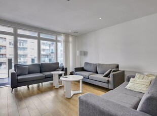 3 bedroom flat for rent in Cording Street, Langdon Park E14