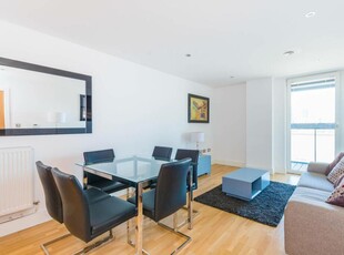 3 bedroom flat for rent in Dowells Street, Greenwich, London, SE10
