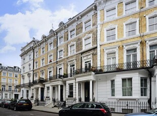 3 bedroom flat for rent in Hogarth Road, Earls Court, London, SW5