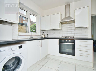 3 bedroom flat for rent in Stamford Hill, Stoke Newington, Harringay, London, N15