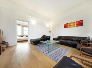 3 bedroom flat for rent in Tierney Road, Clapham Park, London, SW2