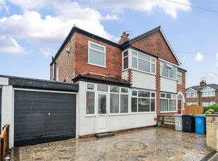 3 bedroom semi-detached house for rent in Ashbourne Road, Manchester, M32
