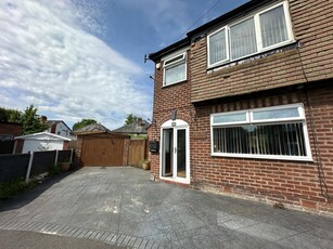 3 bedroom semi-detached house for rent in Moorton Avenue, Burnage, M19