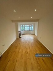 3 Bedroom Terraced House For Rent In Isleworth