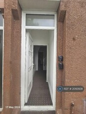 3 bedroom terraced house for rent in Penzance Street, Manchester, M40