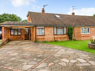 4 Bed Bungalow For Sale in Chesham, Buckinghamshire, HP5 - 5308041