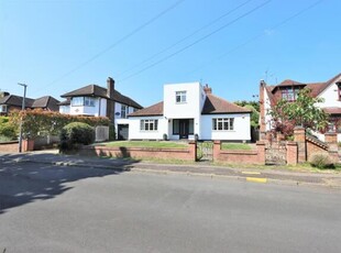 4 Bedroom Detached House For Sale In Chigwell, Essex