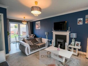 4 Bedroom Detached House To Rent