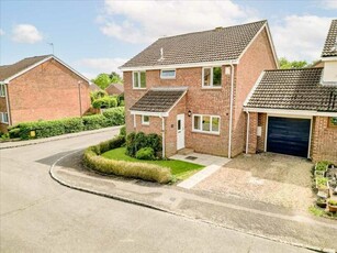 4 Bedroom Link Detached House For Sale In Great Linford