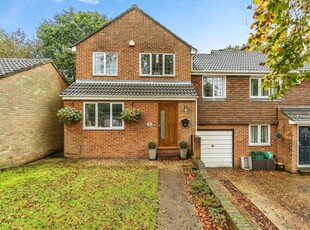4 Bedroom Semi-detached House For Sale In Chatham