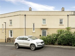 4 bedroom terraced house for rent in Eveleigh Avenue, Bath, Somerset, BA1