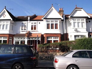 4 bedroom terraced house for rent in Springcroft Avenue, East Finchley, London, N2