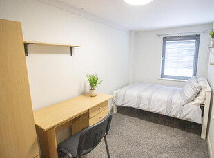 6 Bedroom Maisonette For Rent In Nottingham