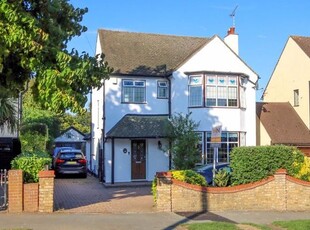 Detached house for sale in Crossways, Shenfield, Brentwood CM15